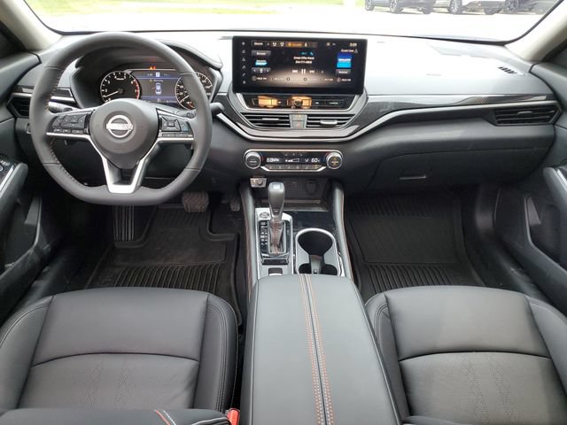 Used 2024 Nissan Altima 2.0 SR FWD image 25
