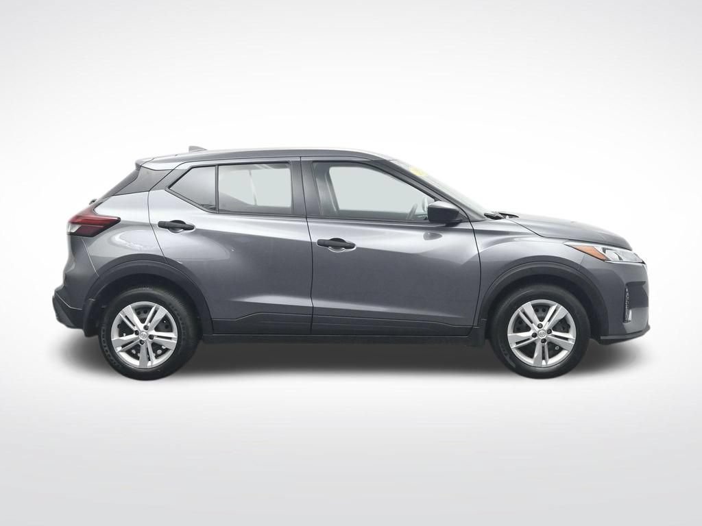 Used 2025 Nissan Kicks Play S FWD image 4