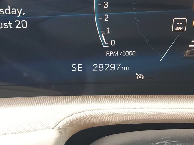 Certified 2024 Cadillac XT4 Luxury w/ Cold Weather Package AWD/4WD image 16