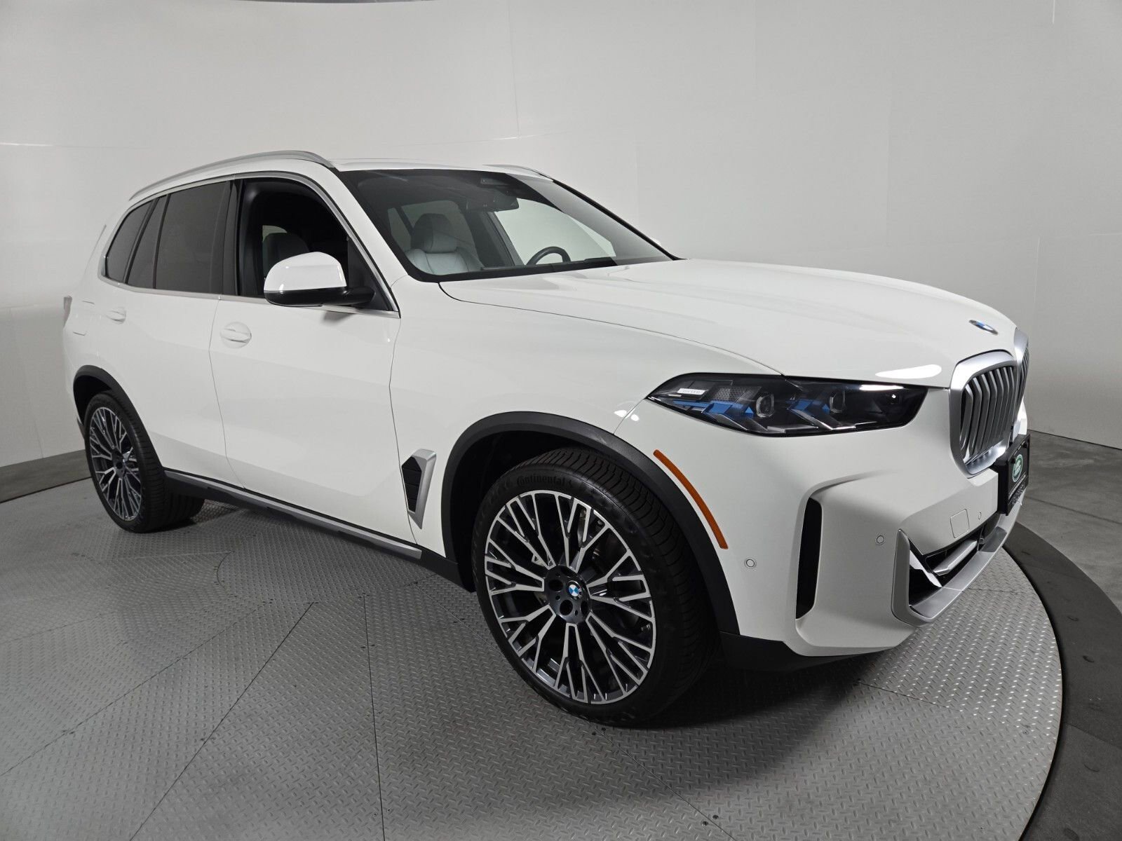 Used 2025 BMW X5 xDrive40i AWD/4WD image 15