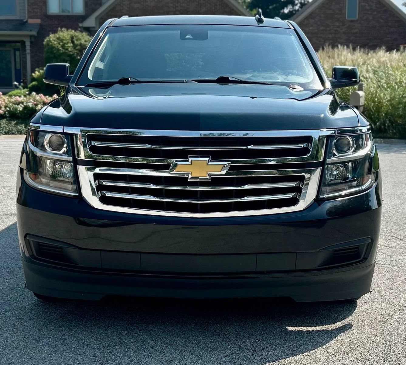 Used 2019 Chevrolet Tahoe LS w/ Enhanced Driver Alert Package AWD/4WD image 2