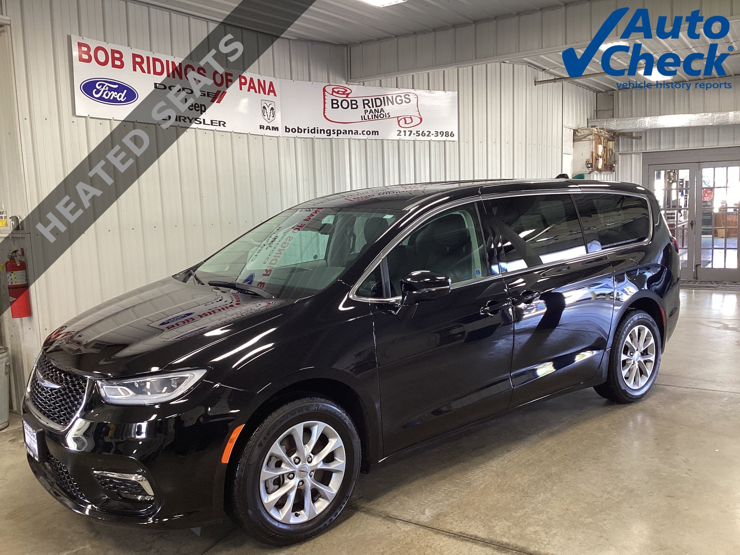 Used 2024 Chrysler Pacifica Touring-L