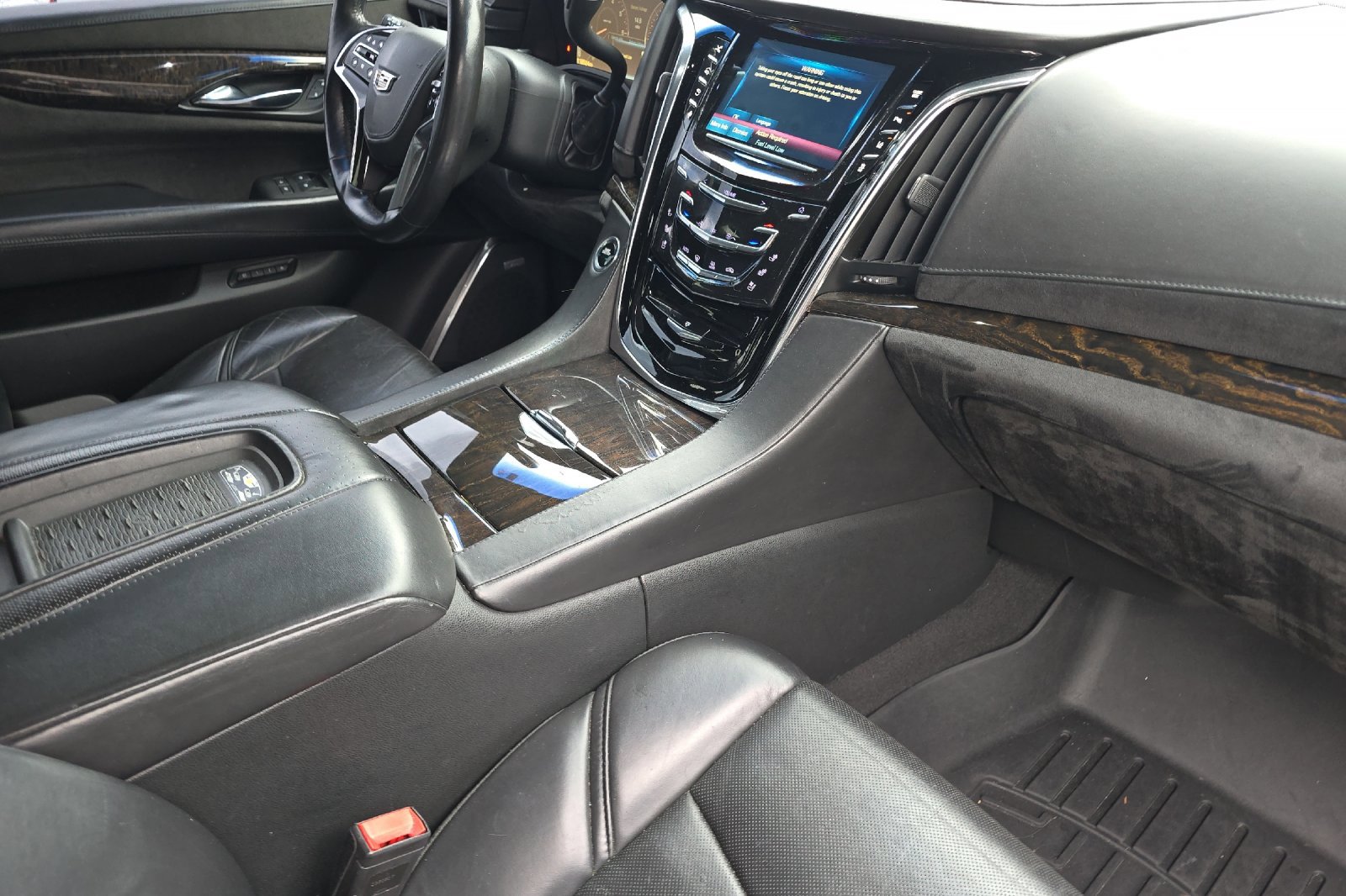 Used 2015 Cadillac Escalade ESV Platinum AWD/4WD image 18