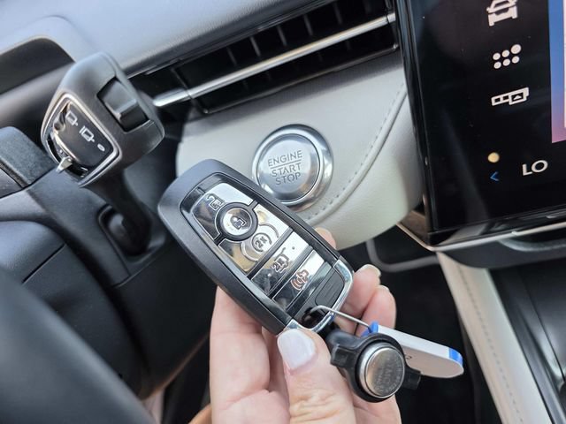 Certified 2025 Lincoln Nautilus Premier AWD/4WD image 15