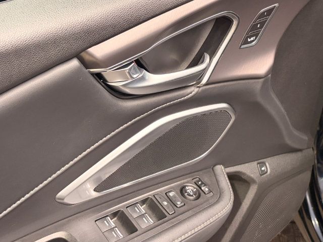 Certified 2025 Acura RDX SH-AWD image 11