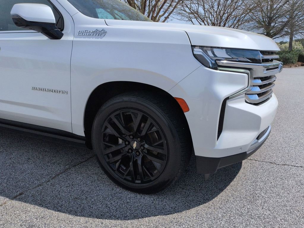 Used 2023 Chevrolet Suburban High Country image 10