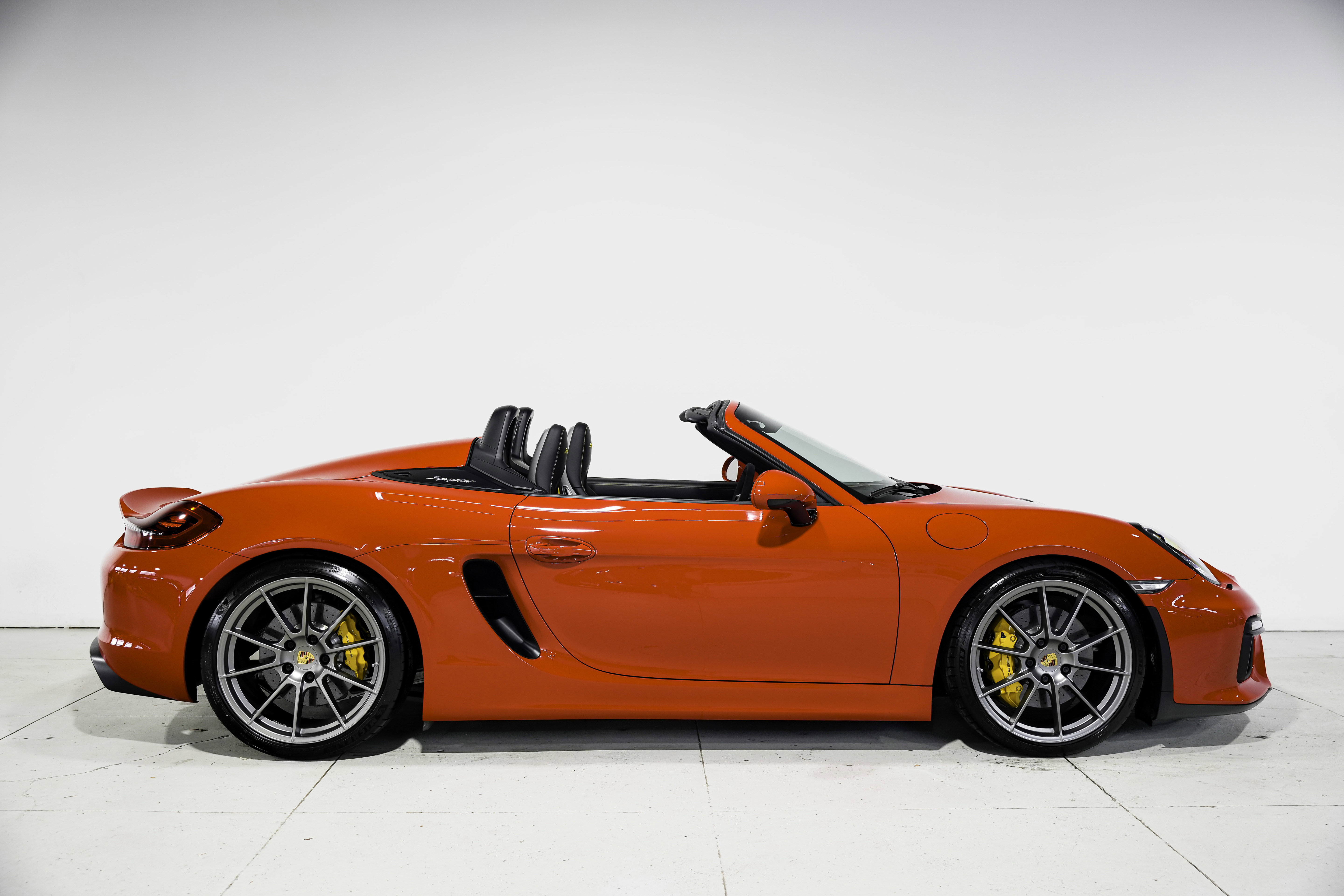 Used 2016 Porsche Boxster Spyder image 2