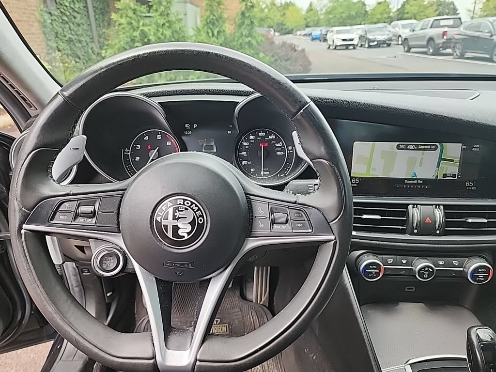 Used 2017 Alfa Romeo Giulia Ti w/ TI 19" Sport Package AWD/4WD image 12