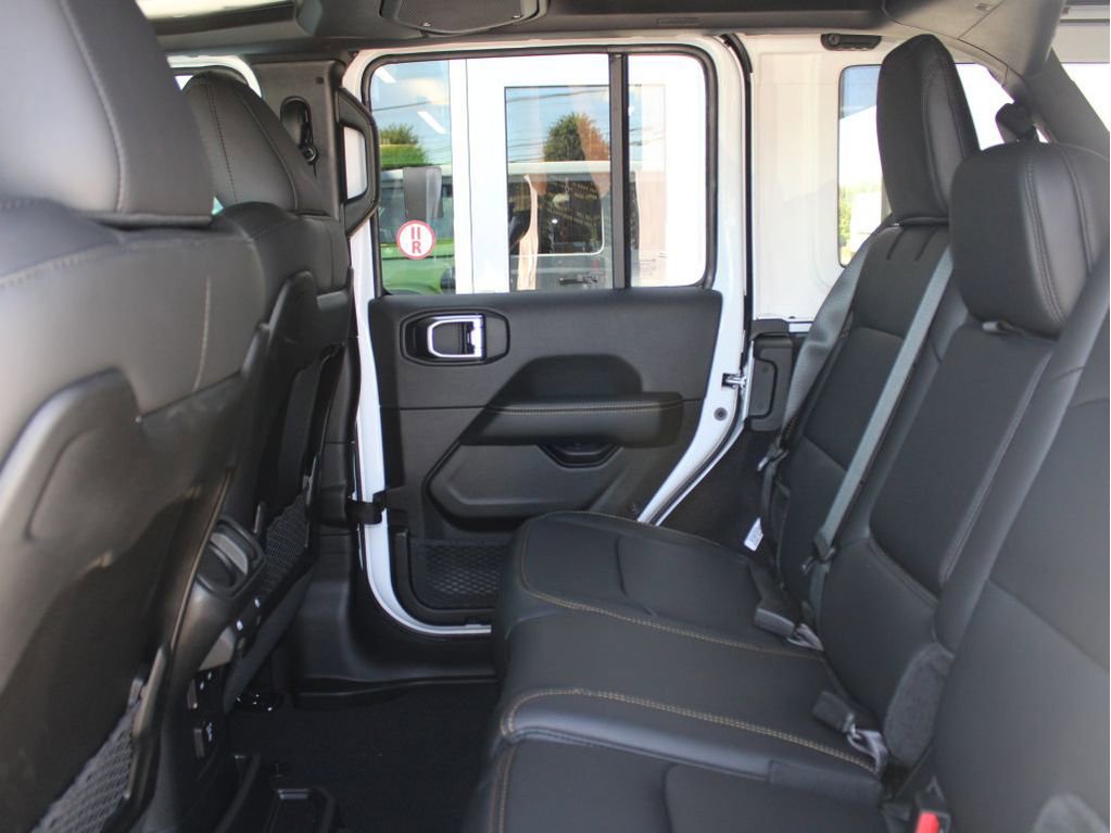 New 2025 Jeep Wrangler Sahara image 24
