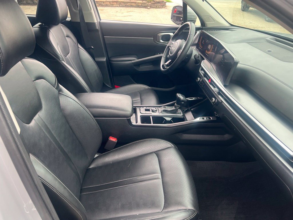 Certified 2024 Kia Sorento S FWD image 19