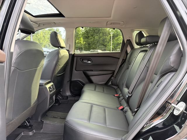Used 2023 Nissan Rogue SV w/ SV Premium B Package FWD image 13