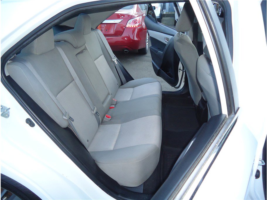 Used 2015 Toyota Corolla LE FWD image 13