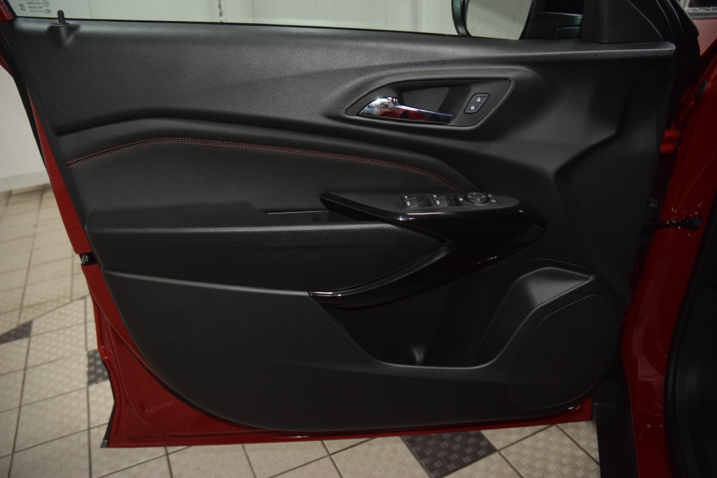 New 2026 Chevrolet Trax RS w/ Sunroof Package FWD image 46