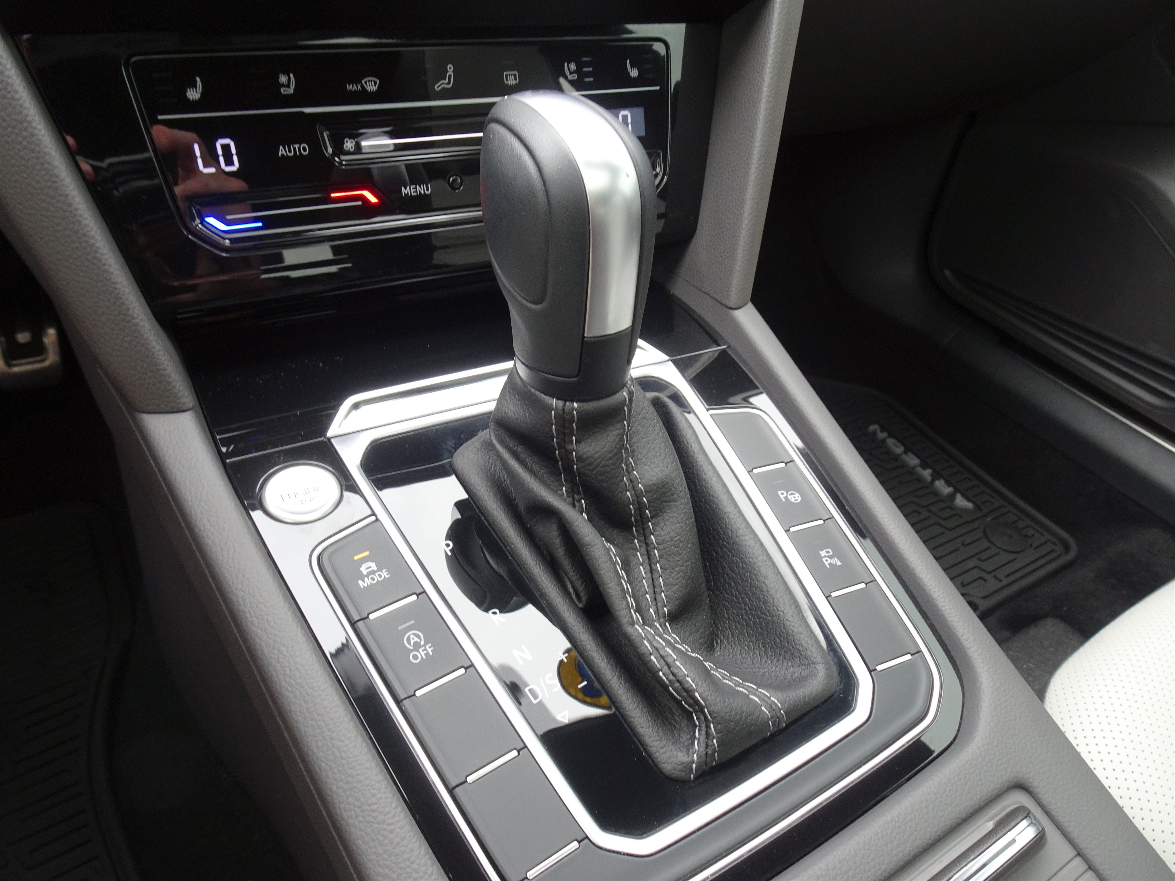 Used 2023 Volkswagen Arteon SEL Premium AWD/4WD image 13