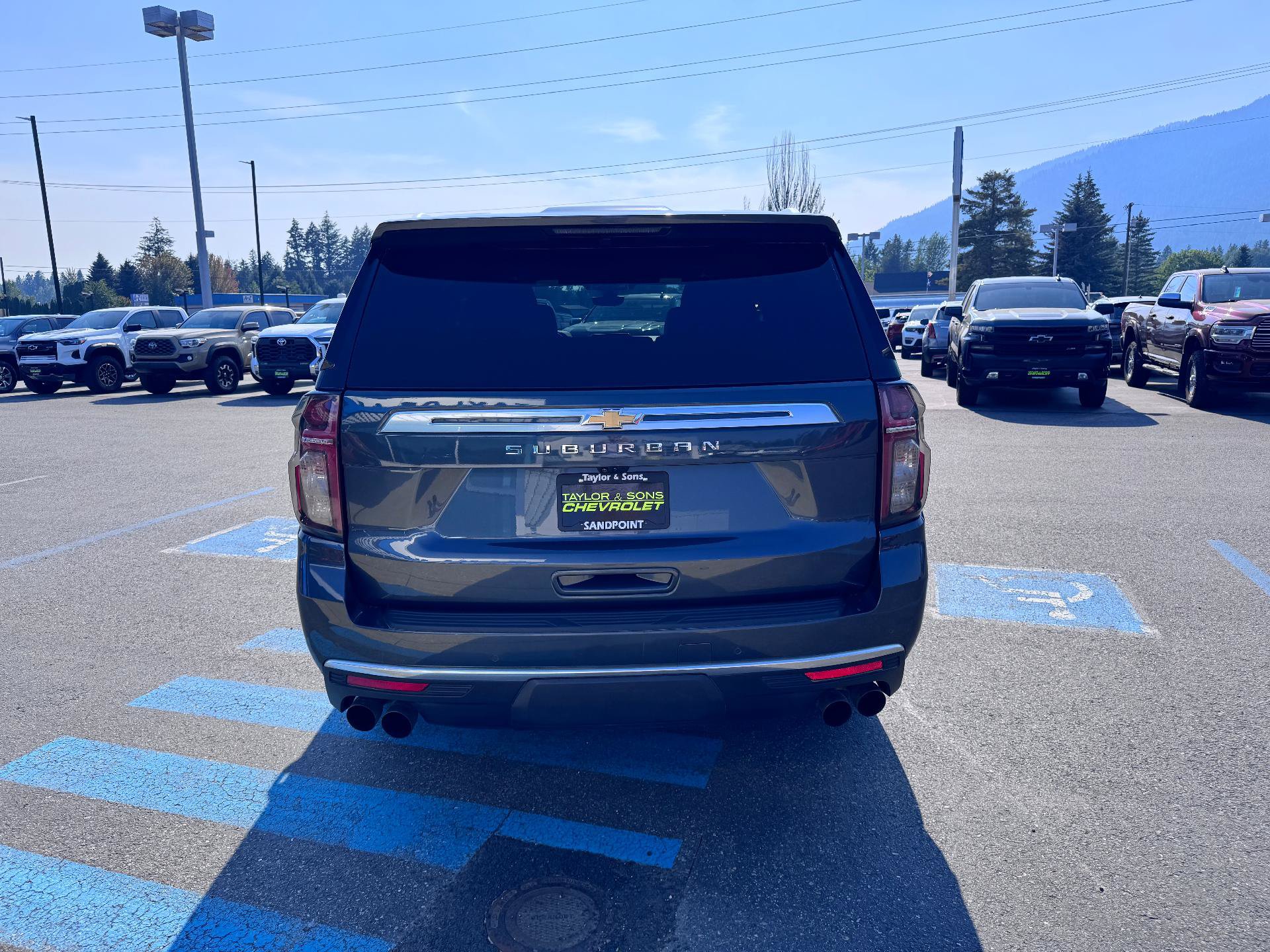 Used 2021 Chevrolet Suburban High Country AWD/4WD image 6