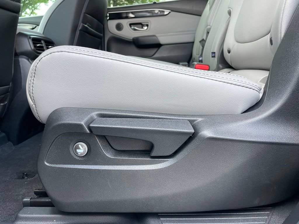Certified 2025 Honda Pilot EX-L image 40
