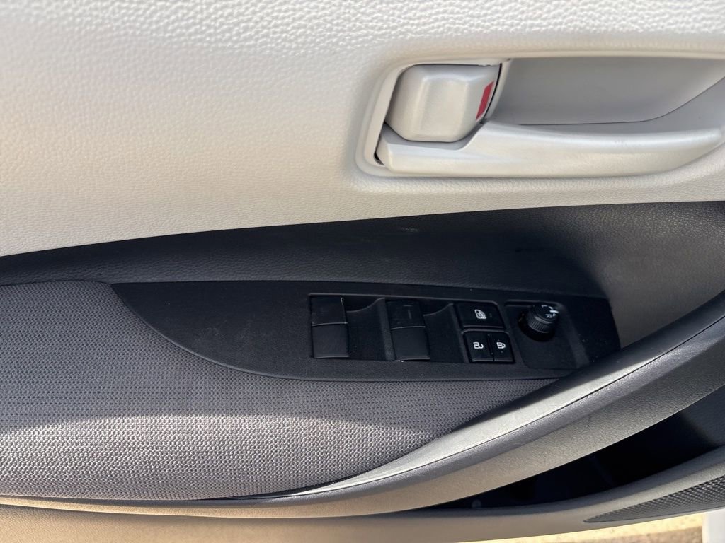 Used 2026 Toyota Corolla LE FWD image 13