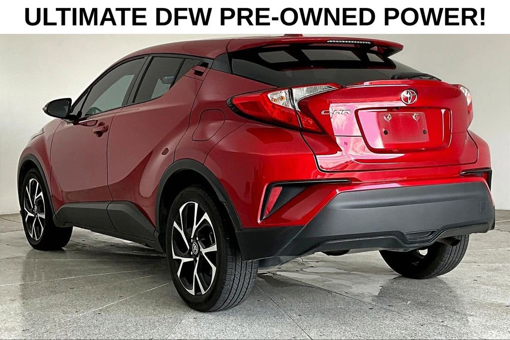 Used 2022 Toyota C-HR XLE FWD image 2