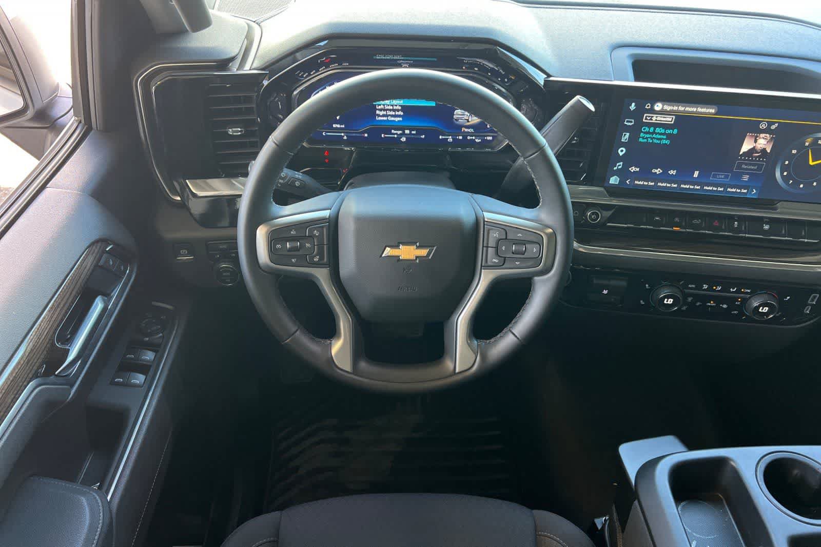 Used 2025 Chevrolet Silverado 1500 LT AWD/4WD image 16