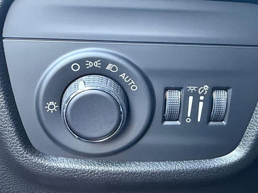 New 2025 Jeep Grand Cherokee Laredo X w/ Luxury Tech Group I image 20