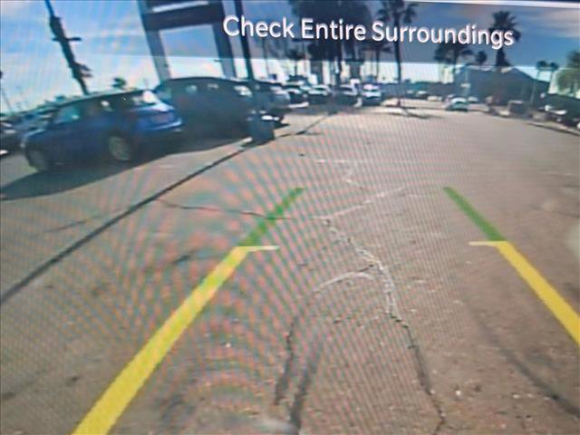 Used 2023 Chrysler Pacifica Limited FWD image 13