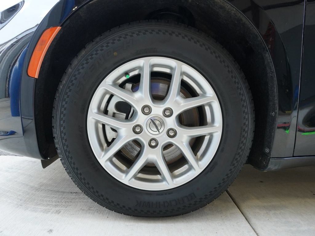 Used 2023 Chrysler Pacifica Touring-L FWD image 31