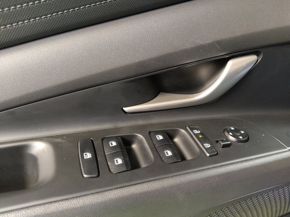 Used 2024 Hyundai Elantra SEL image 27