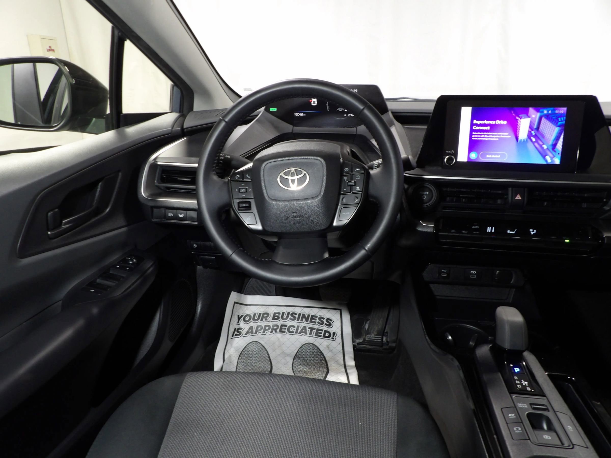 Used 2025 Toyota Prius LE image 13