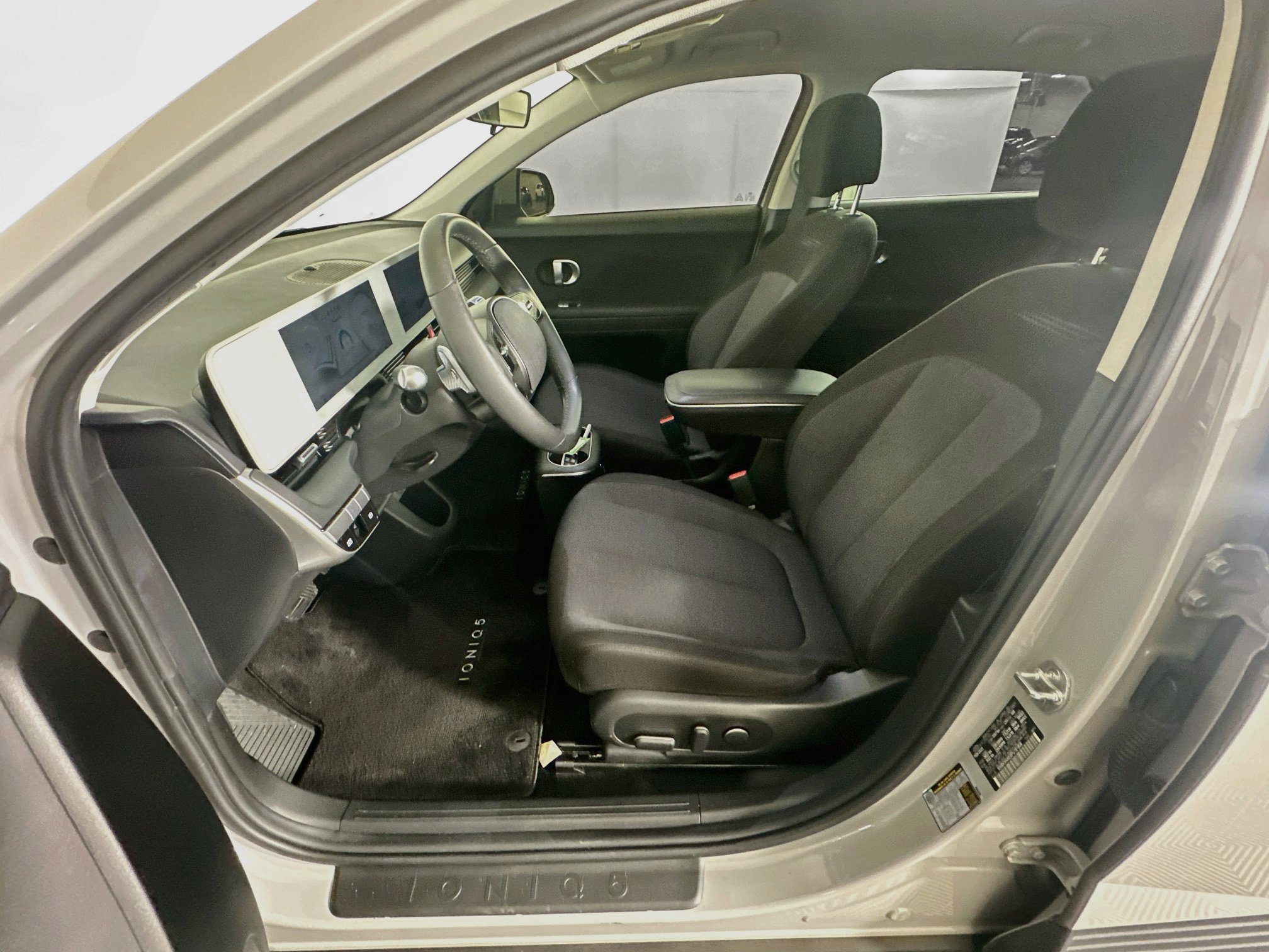 Used 2023 Hyundai Ioniq 5 SE w/ Cargo Package RWD image 13