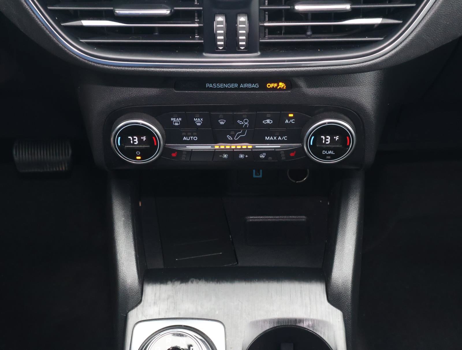 Used 2020 Ford Escape Titanium image 27