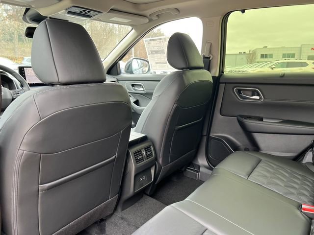 New 2026 Nissan Rogue Platinum image 33