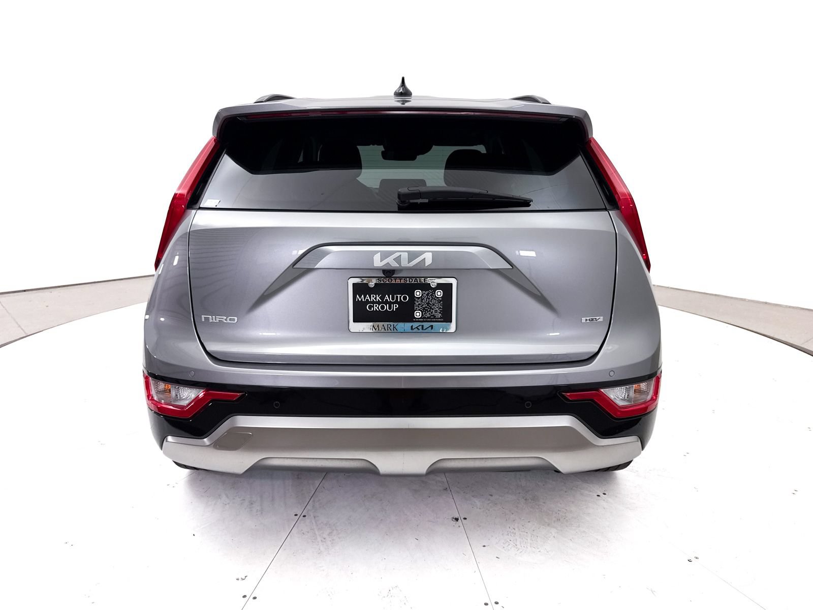 Used 2024 Kia Niro EX Touring FWD image 18