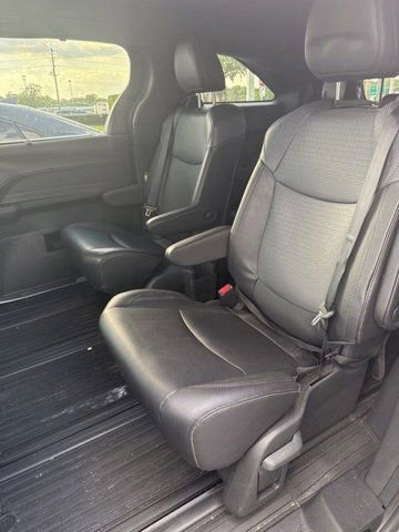 Used 2024 Toyota Sienna XLE Woodland Edition image 9