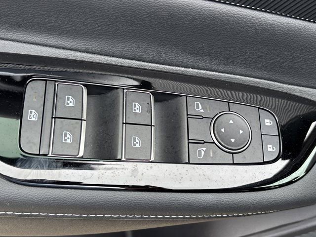 Used 2025 Nissan Murano SV FWD image 19