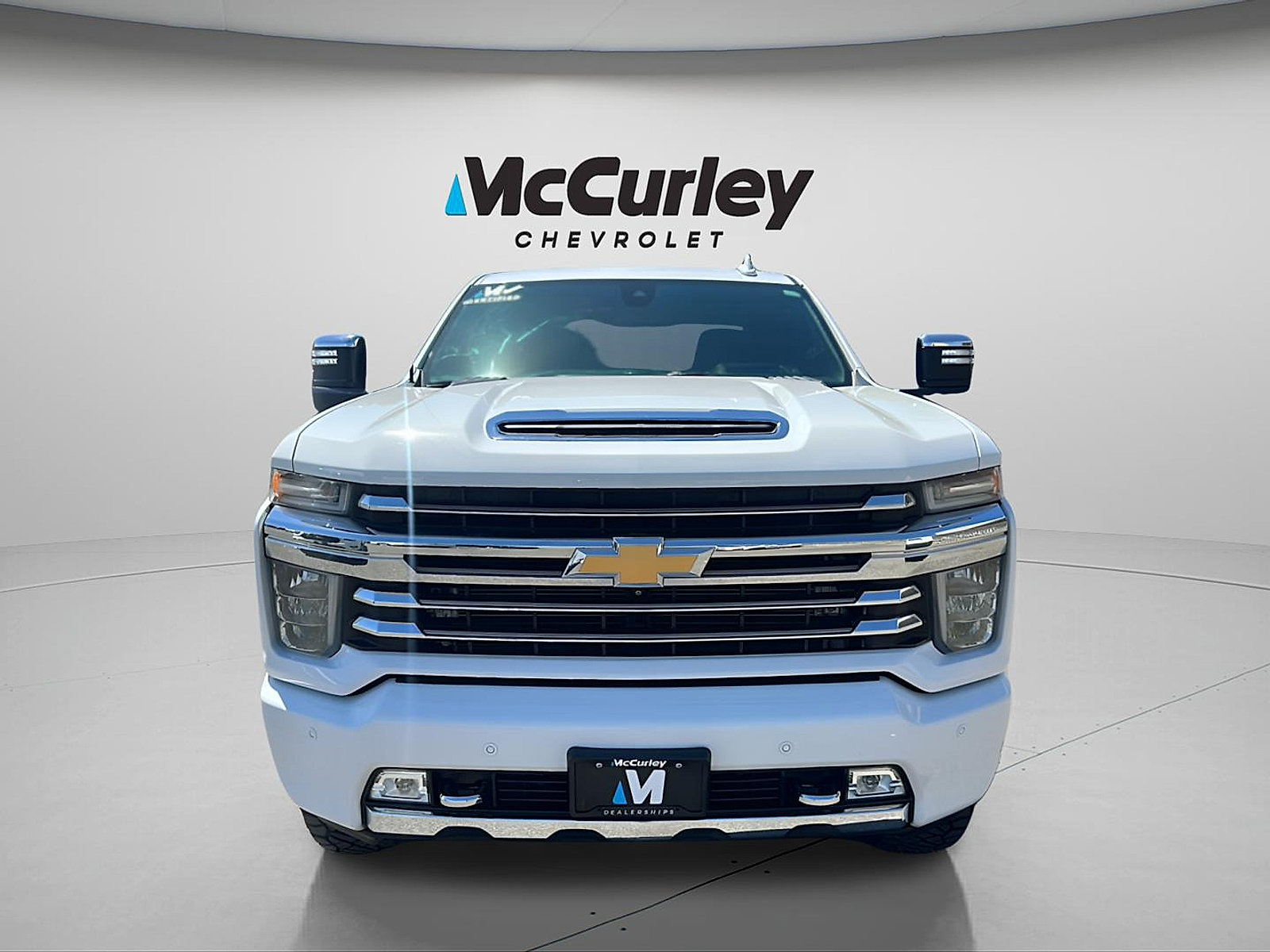 Used 2020 Chevrolet Silverado 2500 High Country w/ Z71 Off-Road Package AWD/4WD image 2