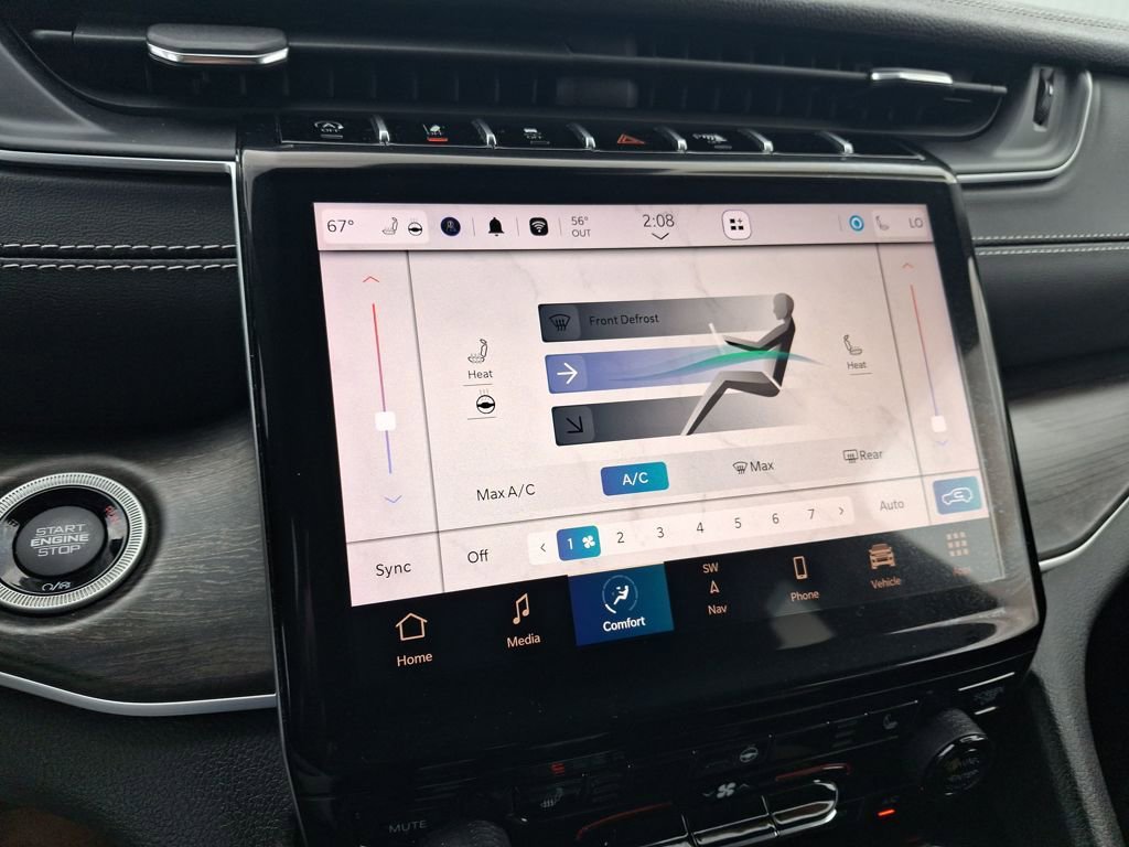 Used 2023 Jeep Grand Cherokee Limited image 16