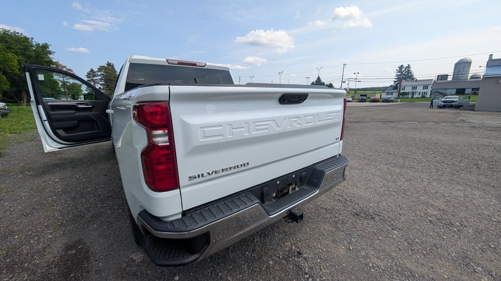 Used 2023 Chevrolet Silverado 1500 LT AWD/4WD image 24