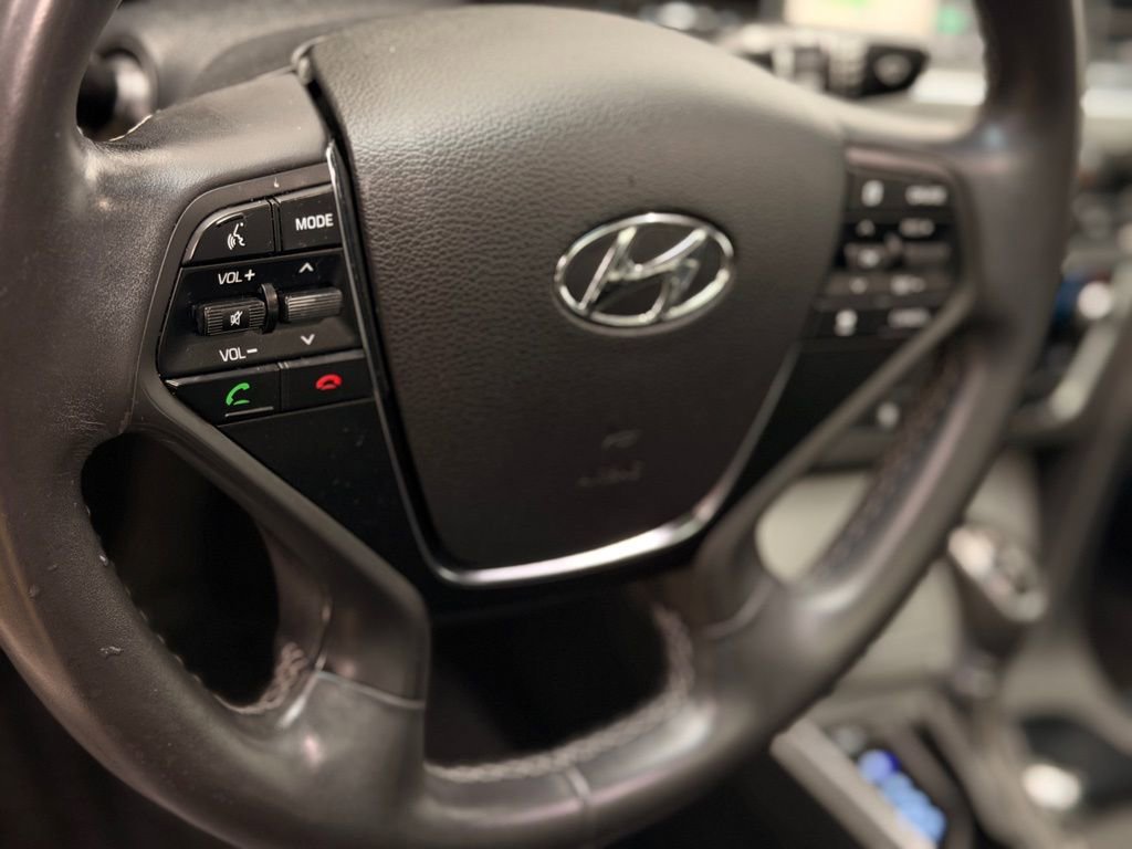 Used 2017 Hyundai Sonata Limited w/ Ultimate Package 02 image 32