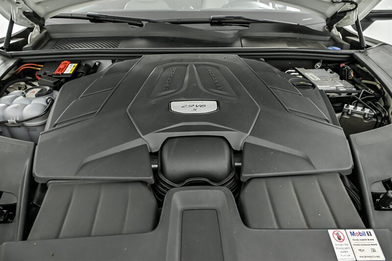 Used 2020 Porsche Cayenne S AWD/4WD image 12