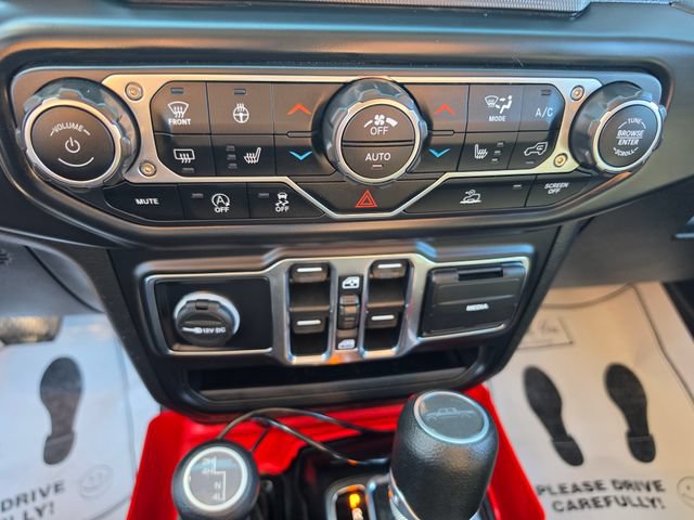 Used 2022 Jeep Gladiator Overland w/ Cold Weather Group AWD/4WD image 12