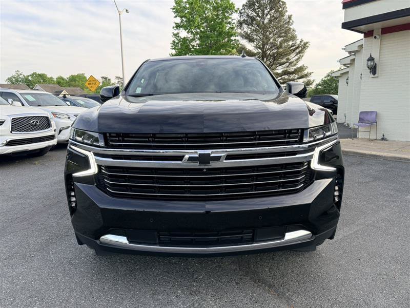 Used 2022 Chevrolet Suburban LT w/ LT Signature Package AWD/4WD image 2