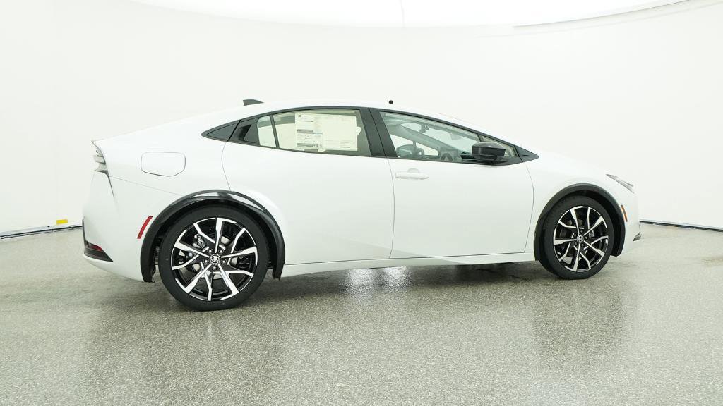 New 2026 Toyota Prius Plug-In Hybrid FWD image 39