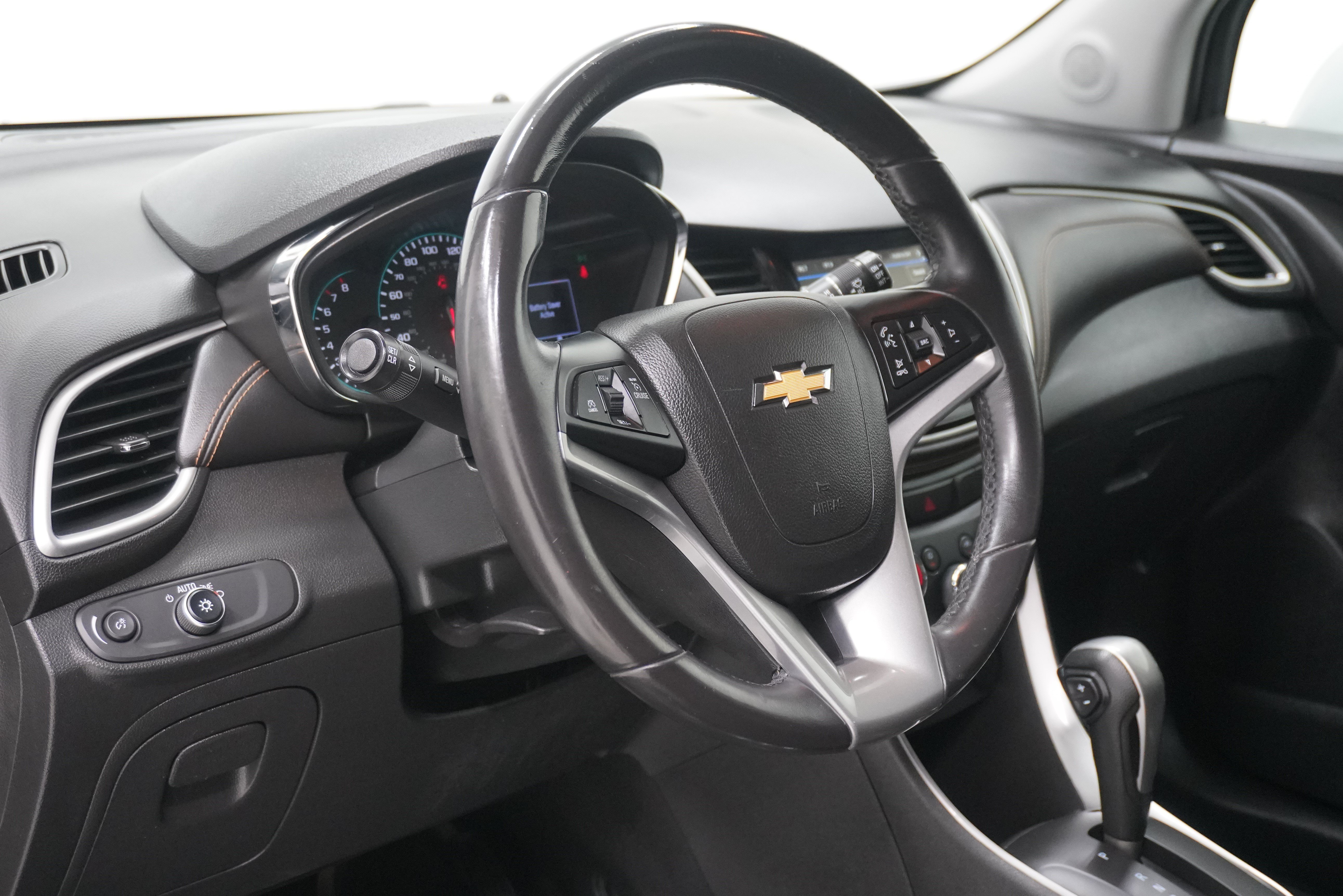 Used 2019 Chevrolet Trax LT w/ LT Convenience Package FWD image 10
