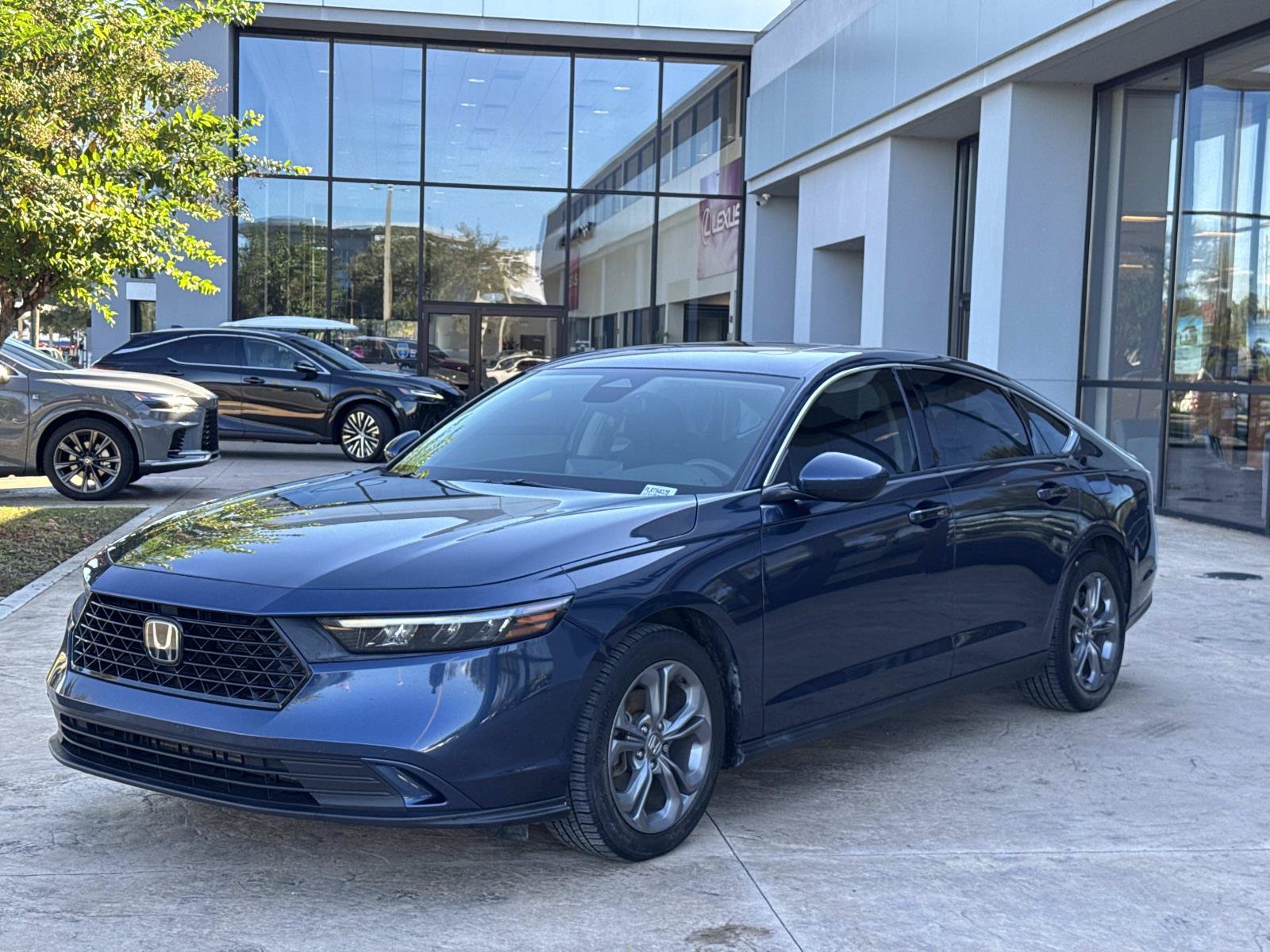 Used 2023 Honda Accord EX image 7