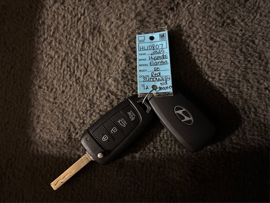 Certified 2025 Hyundai Elantra SE image 35