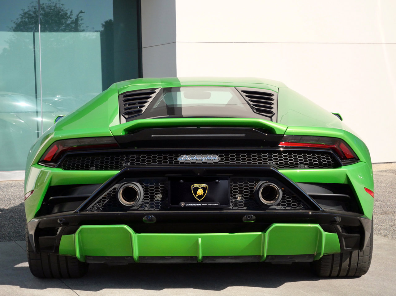 Used 2021 Lamborghini Huracan EVO RWD image 4