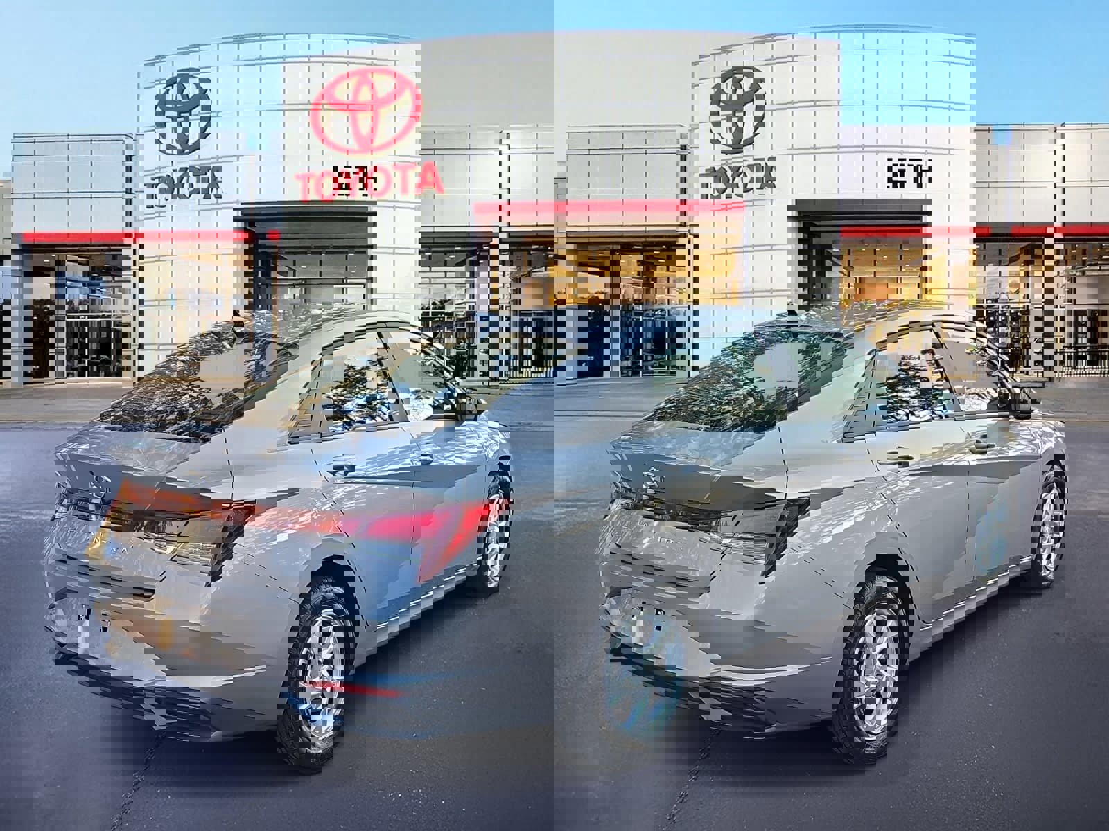 Used 2023 Hyundai Elantra SE image 5