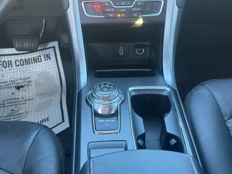 Used 2018 Ford Fusion SE w/ Fusion SE Technology Package image 14