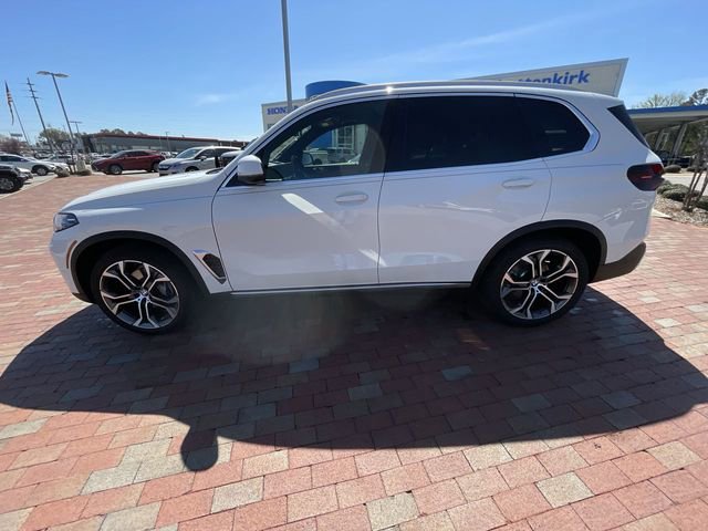 Used 2026 BMW X5 xDrive40i w/ Premium Package image 28