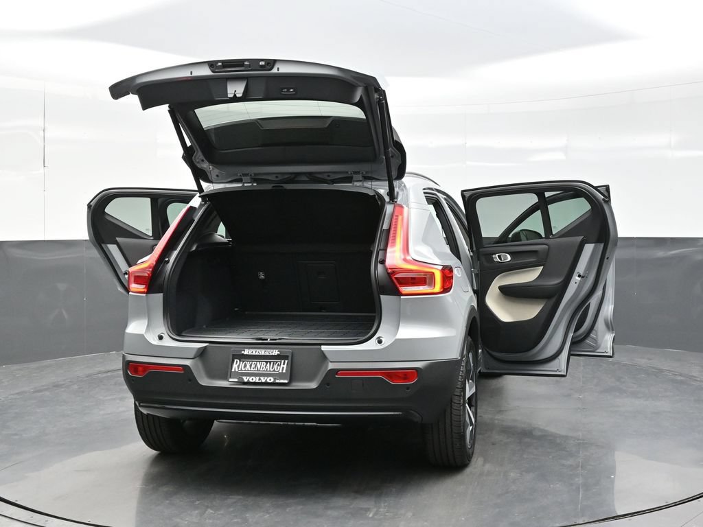 New 2026 Volvo XC40 B5 Plus w/ Protection Package Premier AWD/4WD image 43